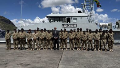 Commander-in-Chief Meets Seychelles Defence Forces Contingent in Mauritius