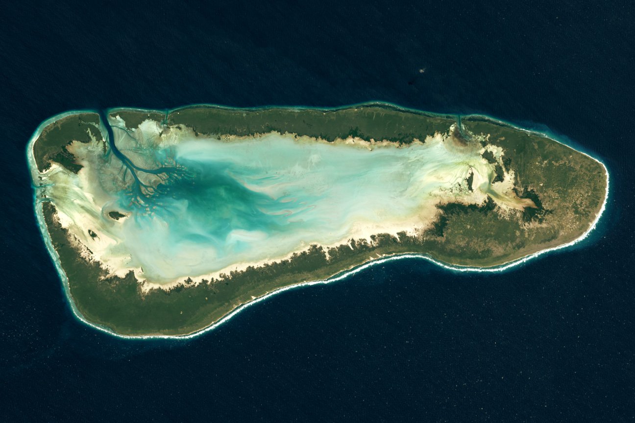 Study Finds Aldabra Atoll's Shoreline Stable for Past 51 Years Despite Rising Seas
